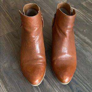 Frye ankle booties 7.5 leather cognac